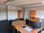 Foto - Moderner Schreibtischplatz in ruhigem Umfeld nahe Schleusingen – Highspeed-Internet