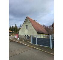 Kleines Einfamilienhaus - 60.000,00&nbsp;EUR Kaufpreis, ca.&nbsp; 80,00&nbsp;m&sup2; in Lützen (PLZ: 06686)