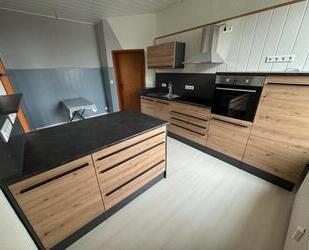 Großzügige 6 Zimmer Altbau-Etagenwohnung am Park - Lunzenau