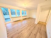 Foto - **Frisch renoviert: +neuer Laminat +weiße Wände +neues Tageslichtbad +2 Balkone**