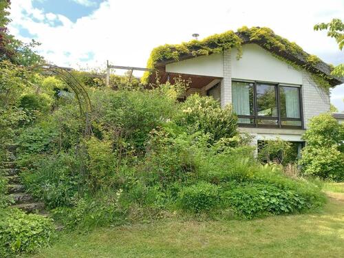 Foto - Großzügiges EinZweifamilienhaus mit wunderschönem Garten