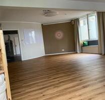 Kursraum für Yoga anzubieten - 25,00 EUR Kaltmiete, in Freiberg am Neckar (PLZ: 71691)