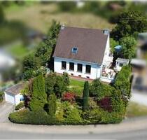 schönes Einfamilienhaus in Eppelborn mit großem Garten und Garage
