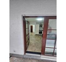 1 ZW mit Terasse und TG Stellplatz - Lenningen