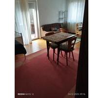 Ein schönes großes WG Zimmer mit herzlichem Balkon - Stuttgart Feuerbach