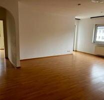 Großzügige, helle 3 Zimmer Wohnung mit 2 Balkonen - Langenselbold