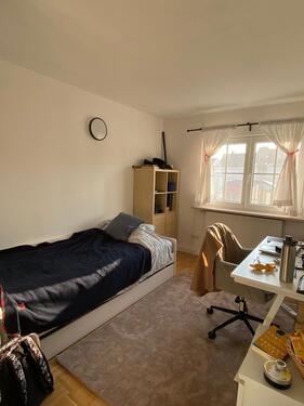 Foto - Möbliertes 1-Zimmer in Frauen-WG-Doppelhaushälfte mit Garten