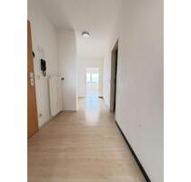 Sonnige 2-Zimmer-Wohnung mit Balkon & Top-Lage in Dreieichenhain