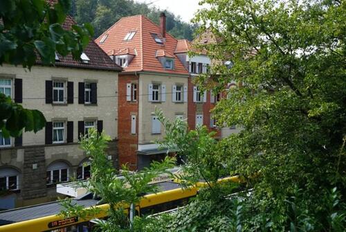 Foto - Tolle 3 Zimmer-Altbauwohnung, saniert mit Balkon und Stellplatz