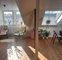 Gemütliche DG Wohnung zur Zwischenmiete -November Leipziger Osten