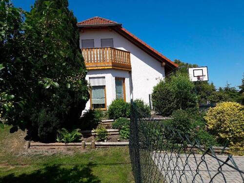 Foto - Gepflegtes Einfamilienhaus mit Garage, Garten und viel Platz