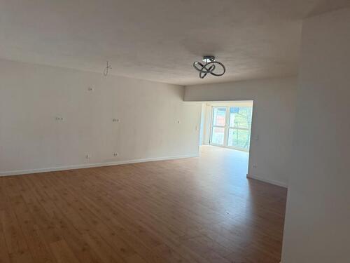 Foto - Vermiete Erdgeschosswohnung - 900,00&nbsp;EUR Kaltmiete, ca.&nbsp; 106,00&nbsp;m&sup2;