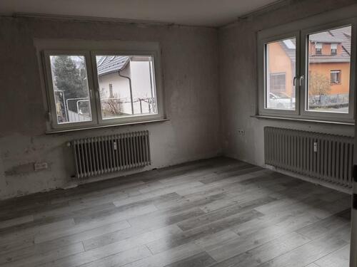 Foto - 2-Zimmer-Wohnung, Gartenmitnutzung – 72 m², renovierungsbedürftig