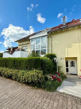 Foto - Exklusives, repräsentatives Einfamilienhaus mit 3 Zi- ELW