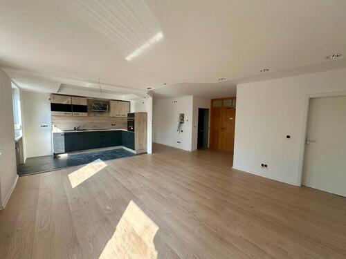 Foto - Frisch Kernsanierte 4.5 Zimmer Wohnung