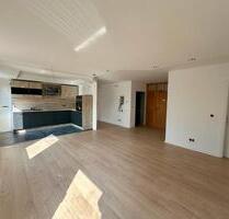 Frisch Kernsanierte 4.5 Zimmer Wohnung - Speichersdorf