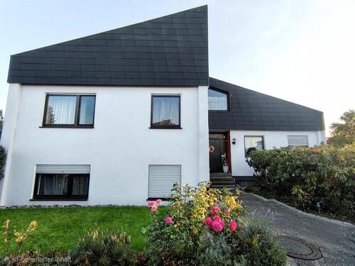 Foto - Architektonisch besonderes Einfamilienhaus mit Einliegerwohnung
