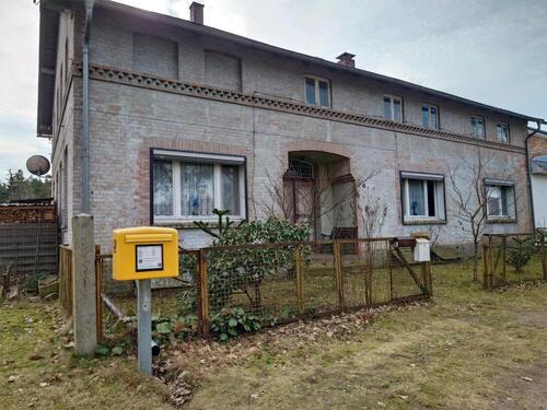 Foto - Familienhaus mit Nebengebäude und großem Grundstück