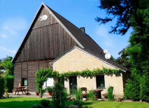 Foto - 2 12 Familienhaus im Grünen - 469.000,00 EUR Kaufpreis,