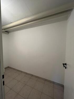 Foto - Anliegerwohnung mit Terrasse - 1.450,00 EUR Kaltmiete,