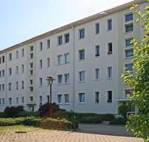 Weihnachtsaktion: 2 Monate Grundmiete frei- 3-Raumwohnung mit ebenerdiger Dusche - ohne Balkon! - Glauchau