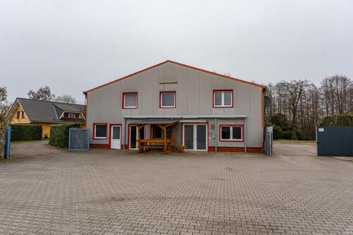 Foto - Vielseitige Gewerbeobjekt vereint Arbeiten, Lagern und Wohnen