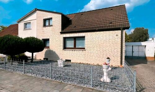 Foto - Modernisierte Doppelhaushälfte mit schönem Garten