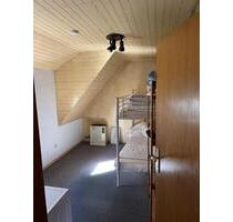 2,5 Zimmer Dachgeschoss Wohnung, nähe Klinikum, WG geeignet - Kulmbach Blaich 2,5 Zimmer Dachgeschoss Wohnung, nähe Klinikum, WG geeignet - Kulmbach Blaich