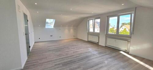 Foto - Helle 4 Zimmer Dachgeschoss Wohnung