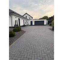 Moderner Bungalow mit Doppelgarage und großem Hof in Nordsteimke - Wolfsburg Almke