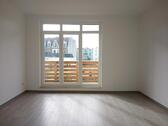 Foto - Anfragen NUR per E-Mail. Große, renovierte, sonnige 3-Zi-Wohnung mit perfektem Grundriss.
