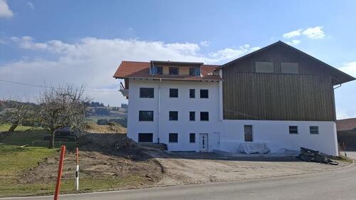 Foto - Neubau-Erstbezug: 3,5-Zi-DG, EBK, Balkon