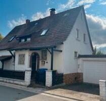 Charmantes Einfamilienhaus mit Potential -zentrumsnah in Hollfeld