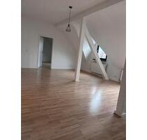 Renovierte Dachgeschoss Wohnung zu vermieten in Bestlage! - Saarbrücken Eschberg