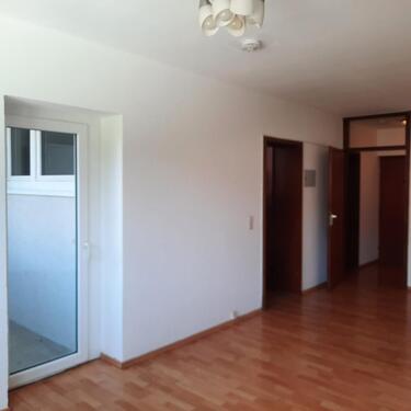 Foto - Ab 1.3.26-2 Zi, Kü, Bad Whg. in Kaiserslautern, Miete 550.-€+ NK