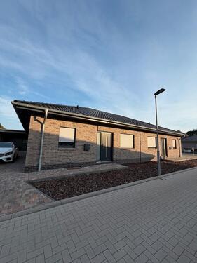 Foto - Moderne und energieeffiziente Doppelhaushälften