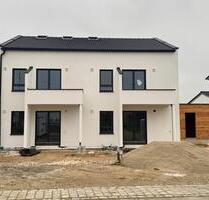 Erstbezug: Moderne 3-Zimmer-Maisonette-Wohnung in Kirchroth