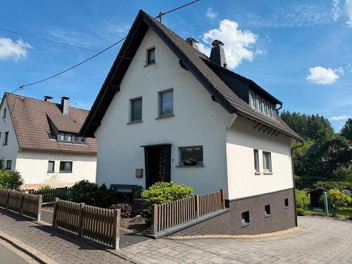 Foto - 4 Zimmer Einfamilienhaus zum Kaufen in Friesenhagen