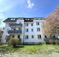 ++Helle und geräumige Dachgeschosswohnung mit Balkon++ - Chemnitz Altendorf