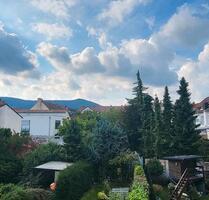Grosse Loggia mit Blick auf das Hambacher Schloss in Neustadt - Neustadt an der Weinstraße