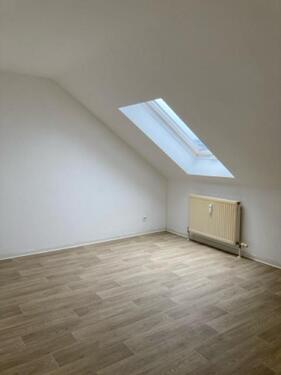 Foto - Helle Dachwohnung mit Wohnberechtigungsschein – Sofort einziehen & wohlfühlen