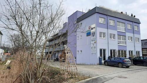 Foto - moderne Büro. Praxis oder Gewerberäume mit Aufzug