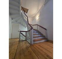 Lichtdurchflutete Wohnung im Atelierstil mit Blick auf den Erfurter Dom !