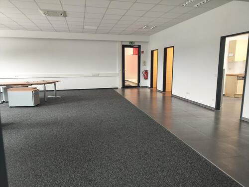 Foto - Showroom Bürofläche 200qm in Top Lage mit Anschluss an die A8
