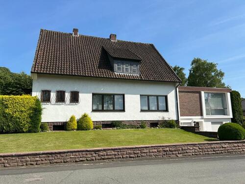 Foto - Provisionsfreies Einfamilienhaus, Doppelgarage, großer Garten