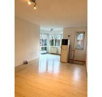 Sonnige 2- Zimmer-Erdgeschosswohnung mit ca. 65 qm mit zusätzlich - Kirchheim bei München