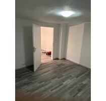 2 Zimmer Wohnung mit Einbauküche - Frankfurt am Main Schwanheim