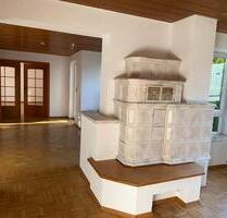 Helle 3,5 Zi EG Gartenwohnung mit Holzkachelofen, großer Terrasse - Ofterdingen