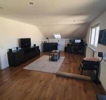 Helle 2-Zimmer-Dachgeschosswohnung in Ehningen - Gärtringen