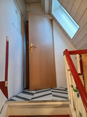 Foto - Dachgeschoßwohnung - 220,00&nbsp;EUR Kaltmiete, ca.&nbsp; 30,00&nbsp;m&sup2;